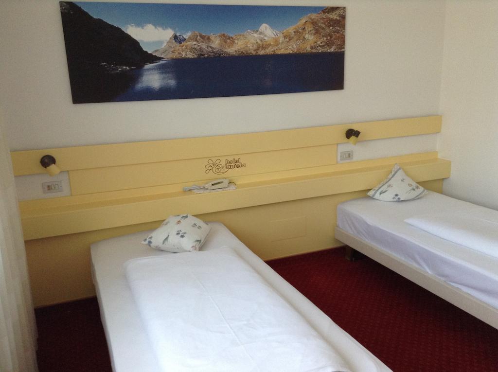 Hotel Daniela Merano Pokoj fotografie