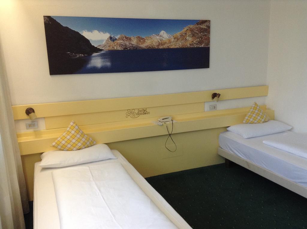 Hotel Daniela Merano Pokoj fotografie