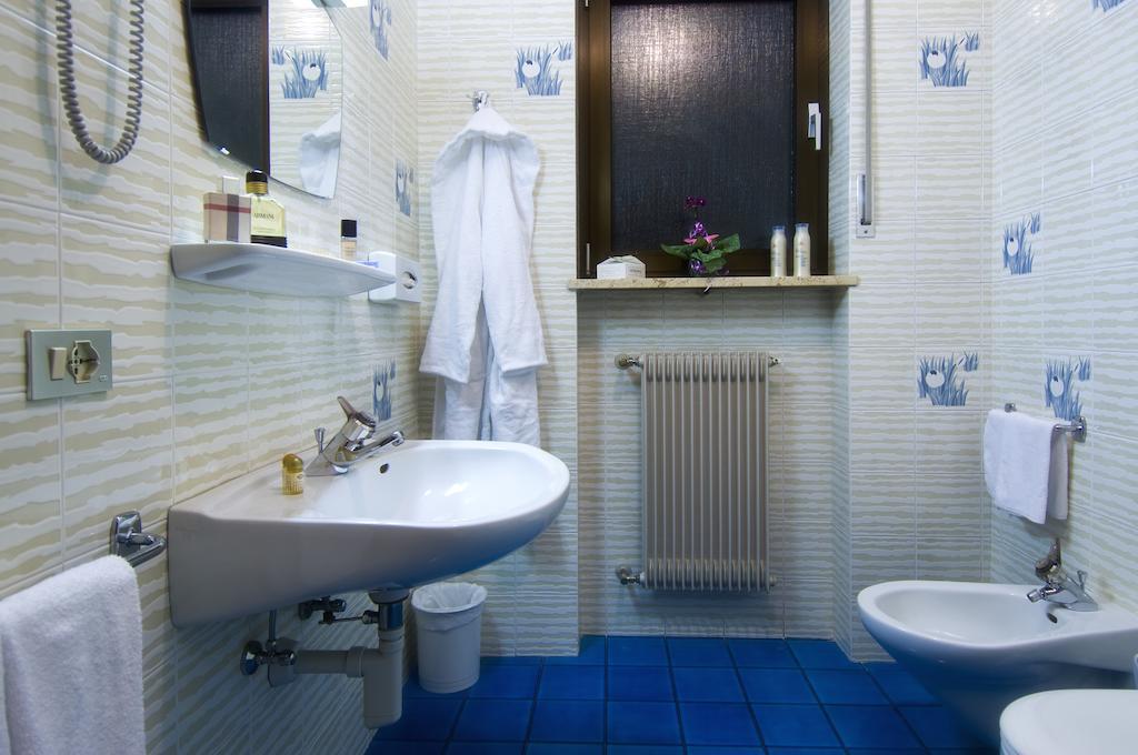 Hotel Daniela Merano Pokoj fotografie